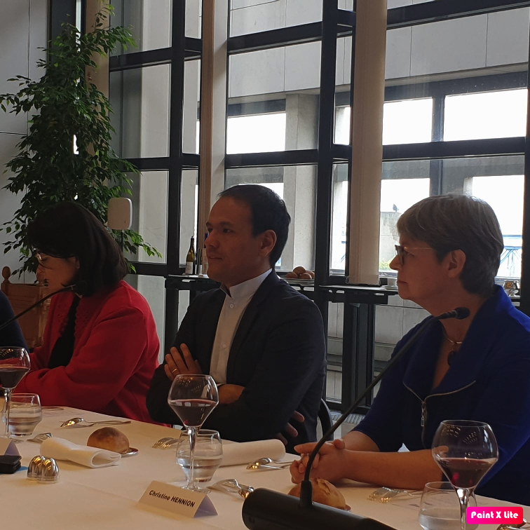 585a76ab-57b0-4d6b-939a-a083f9620a45