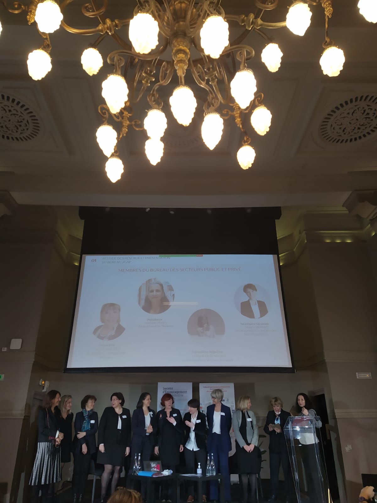 d690dba7-d6e1-4e67-a706-d1003ae45b02