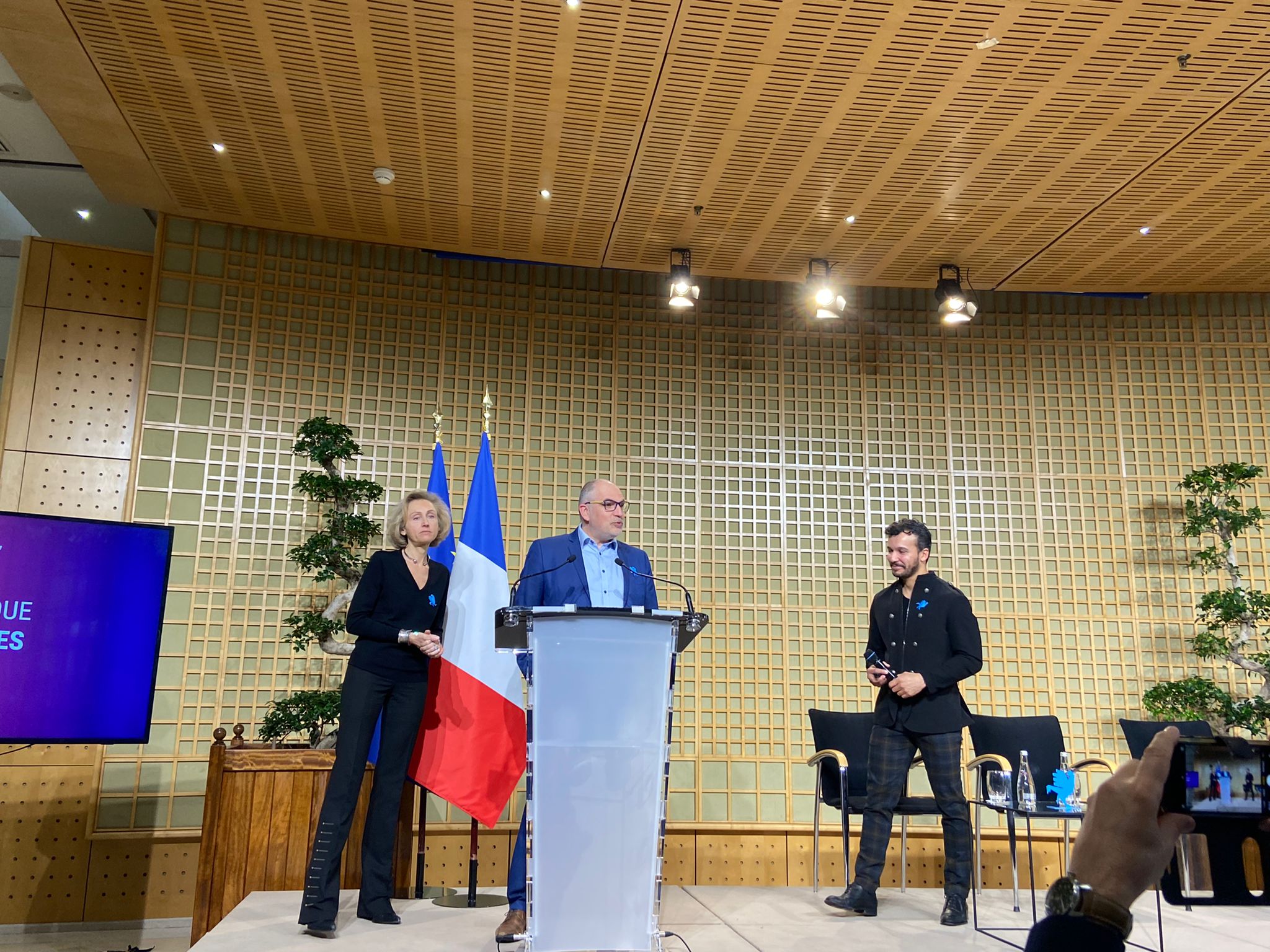 2a491f61-bc9d-4f25-98bd-74113d480c5c