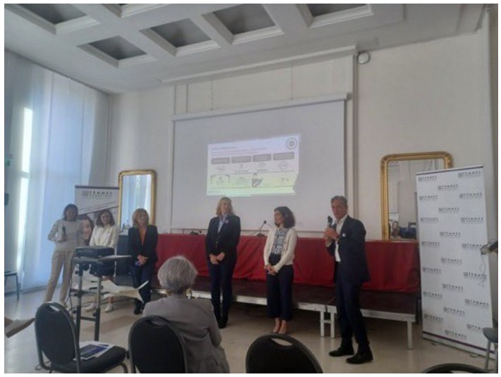 11269092-209d-489e-9dd3-e764515472e4