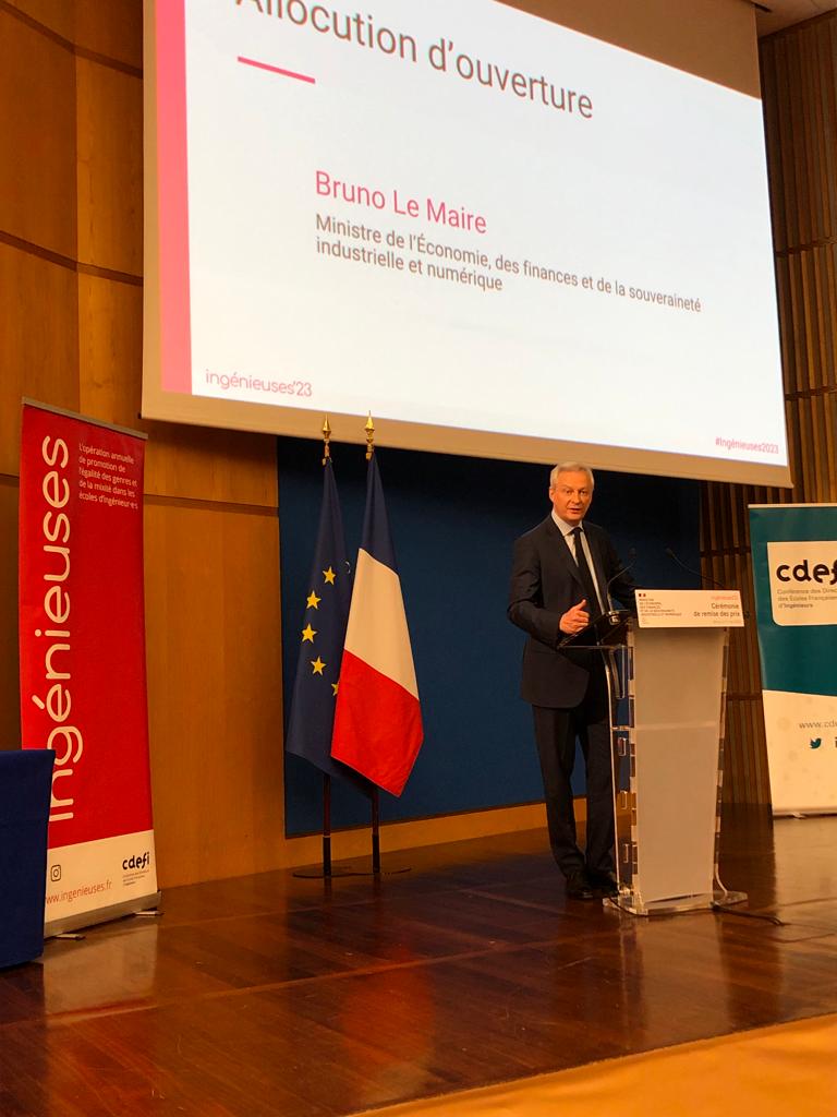 00cee7e0-7019-4bfd-be60-309e63445ff2