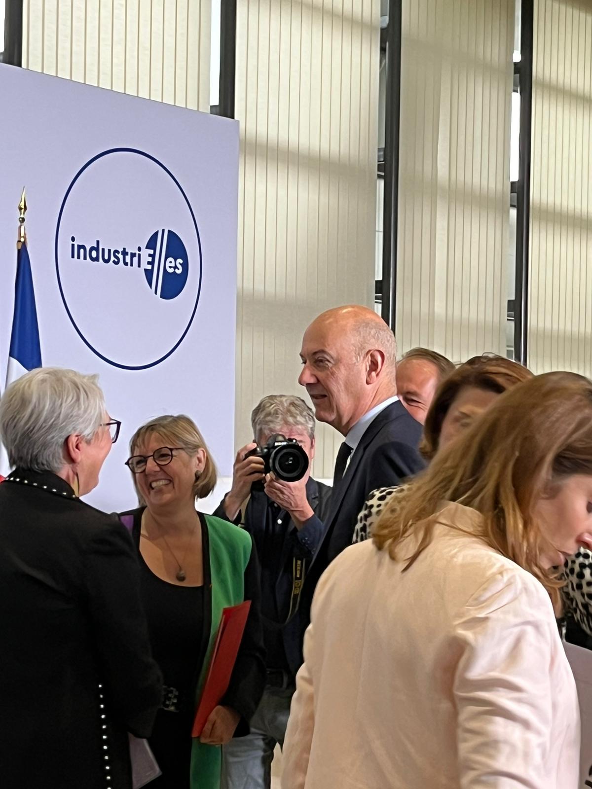 ef06b39c-dbbf-401a-a404-989c379d9a4c