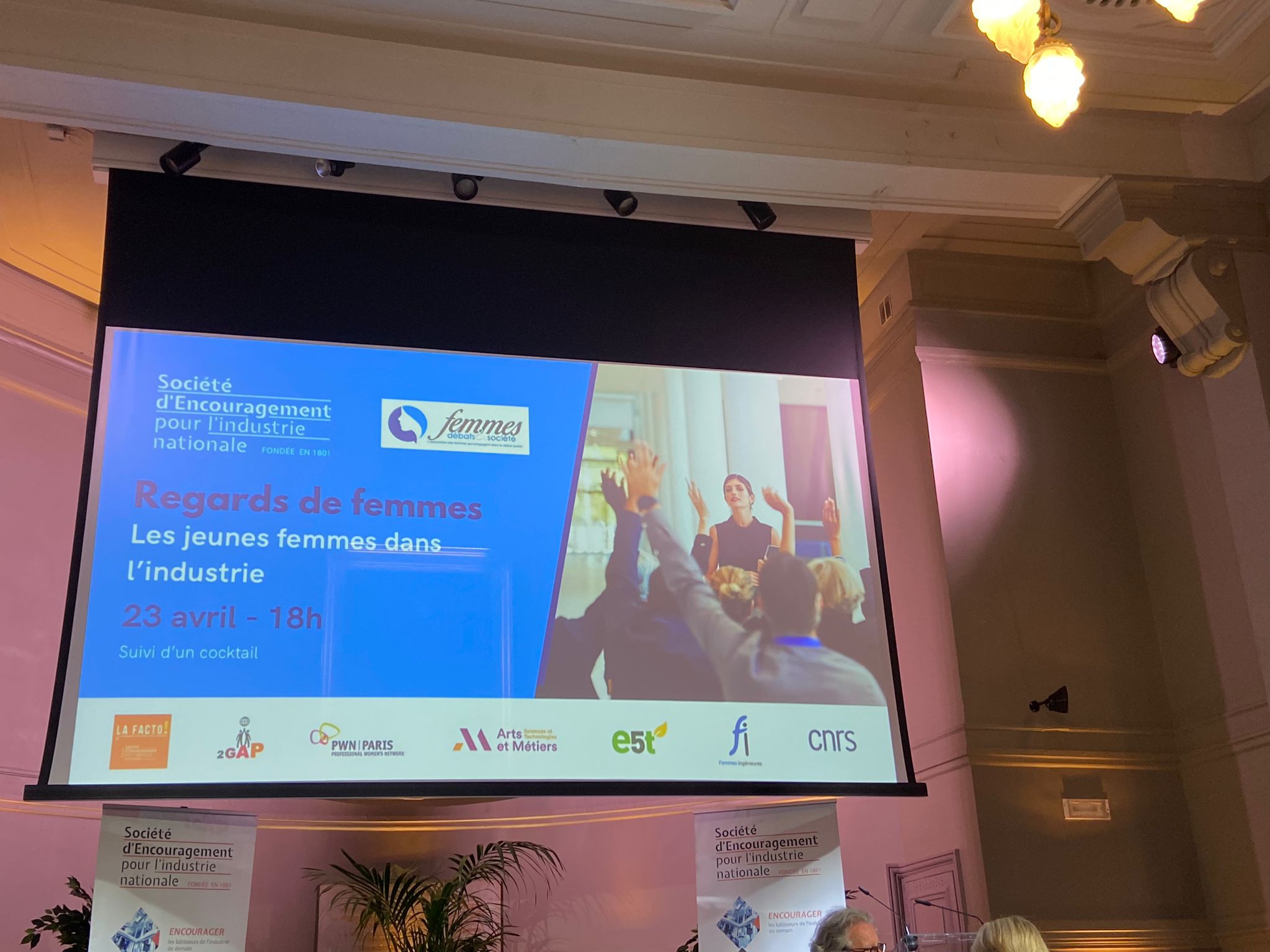 7d5990a0-c8b7-4a7f-a059-b3a9cb9213f0