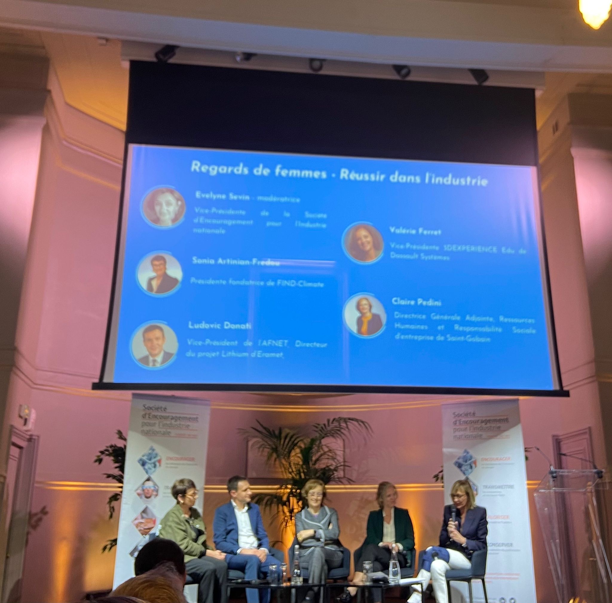 76dbff99-6edd-4bb2-bdaf-fa49f6c74aa7