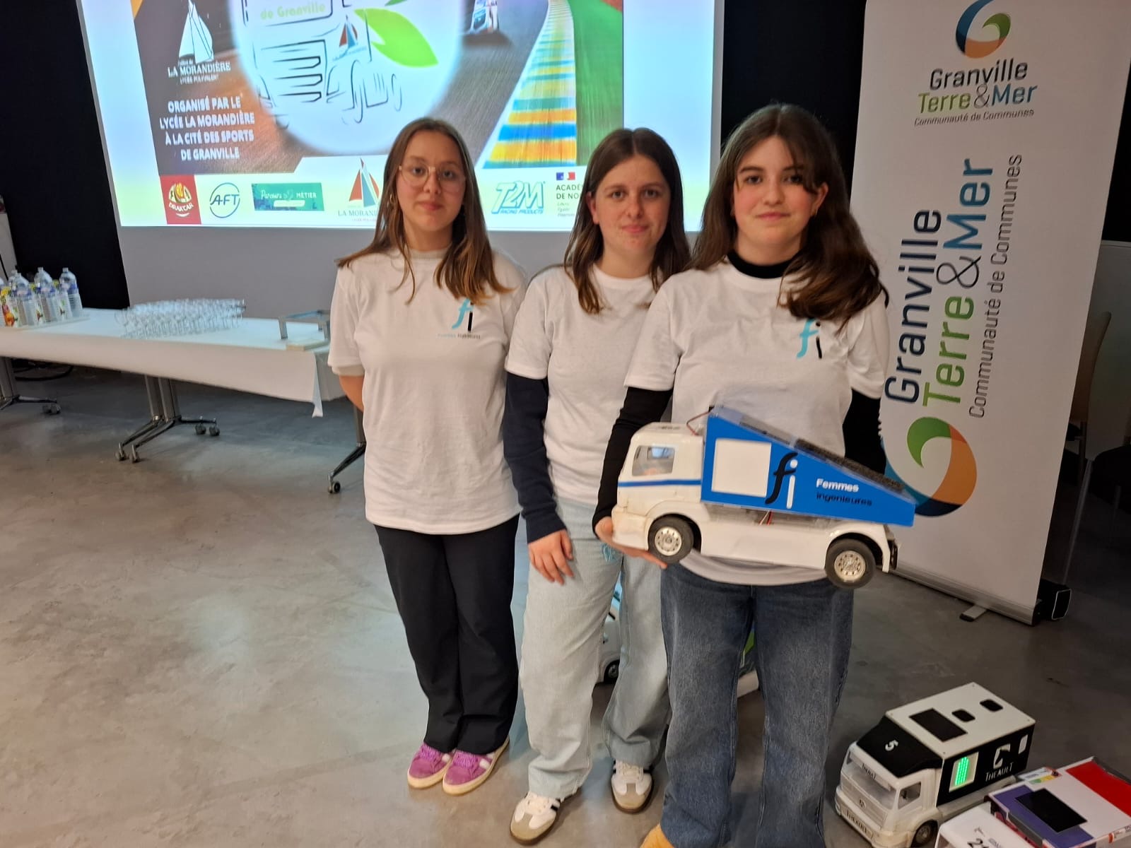 2da990e1-6034-472f-9dca-29e96b200432